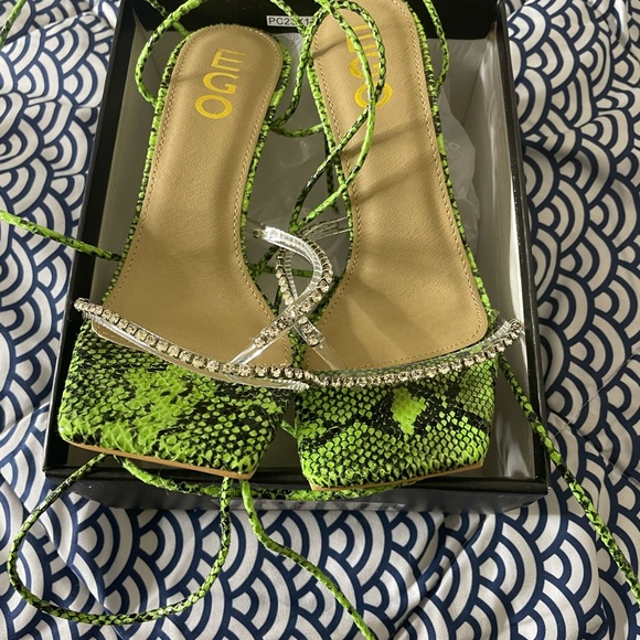 Green Snake Print Lace Up Square Toe Heels - Picture 4 of 7
